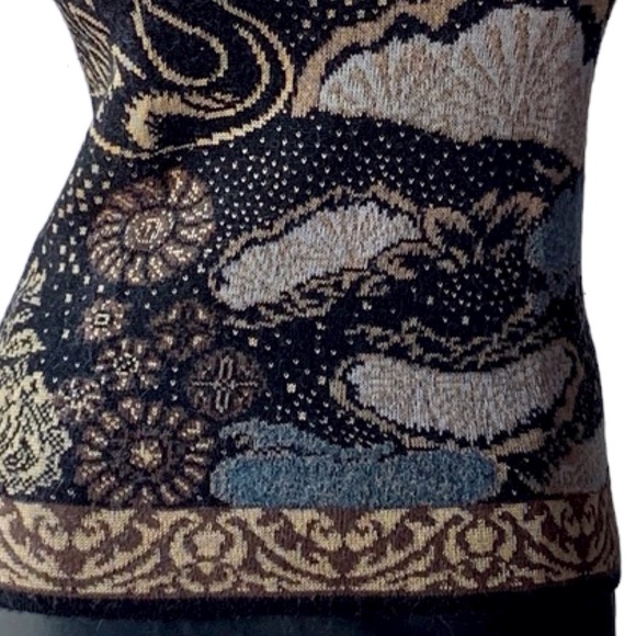 French crane & cloud pattern neutral w/black back pullover knit sweater-Size S/M - Picture 2 of 6